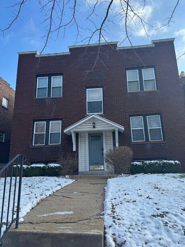 Foto del edificio - 1408 Woodland Dr