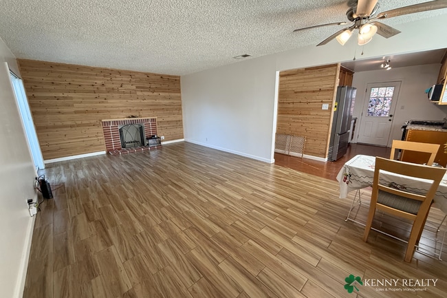 Foto del edificio - 3-Bedroom, 1-Bathroom Home with Large Yard & Garage in South San Francisco