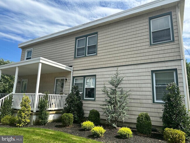 Foto del edificio - 9700 Winchester Ave