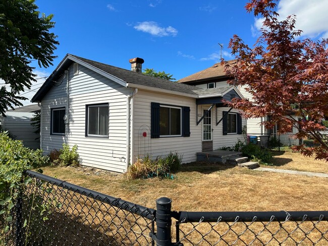 Foto del edificio - Charming Cottage in Downtown Washougal