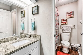 Building Photo - Oakhampton Place