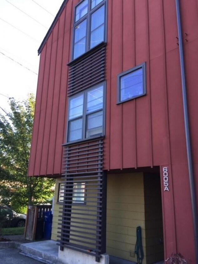 Primary Photo - 2 bedroom in Seattle WA 98136