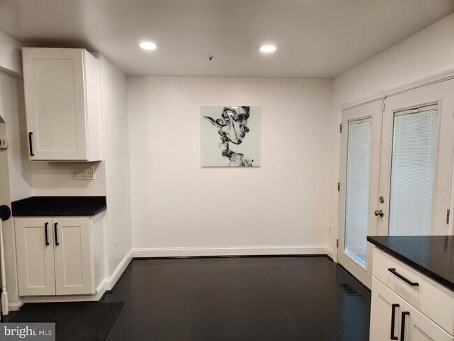 Building Photo - 12825 Town Center Way