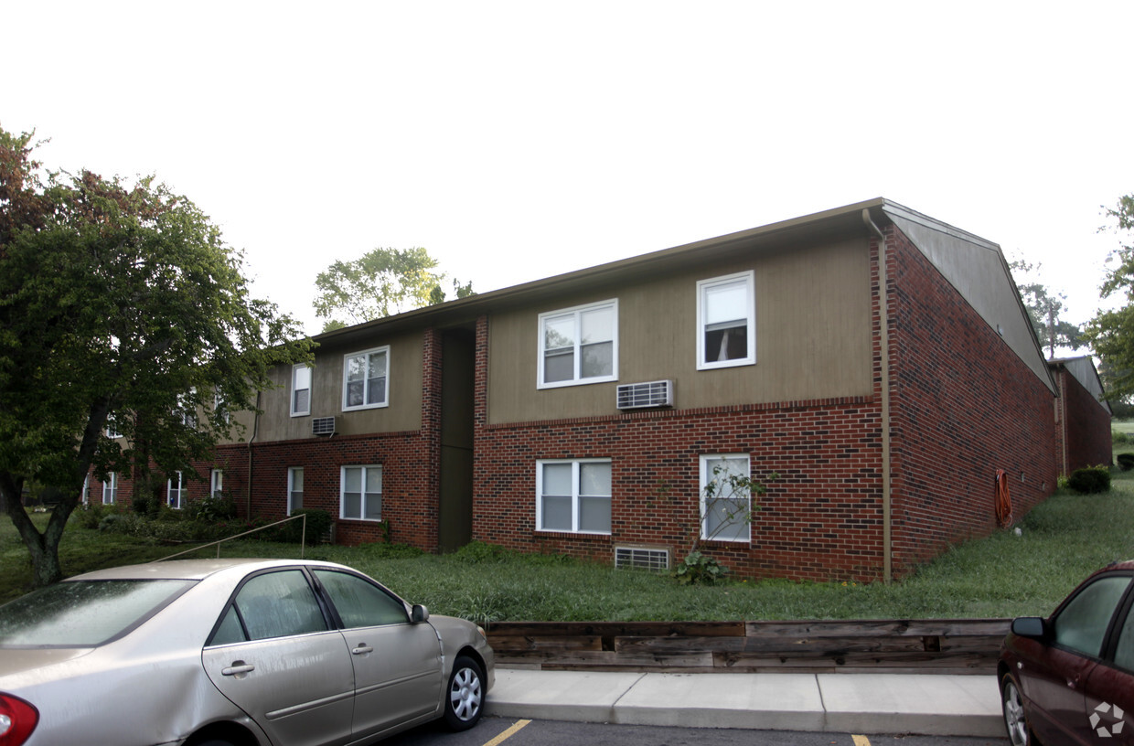 Building Photo - Loudon Garden Apartments