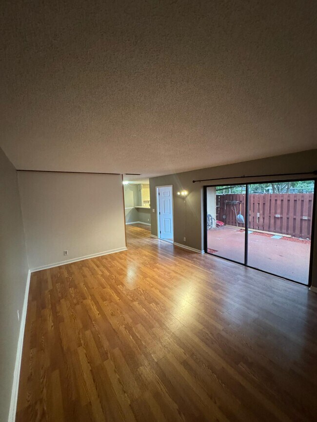 Foto del edificio - 1458 N Lawnwood Cir