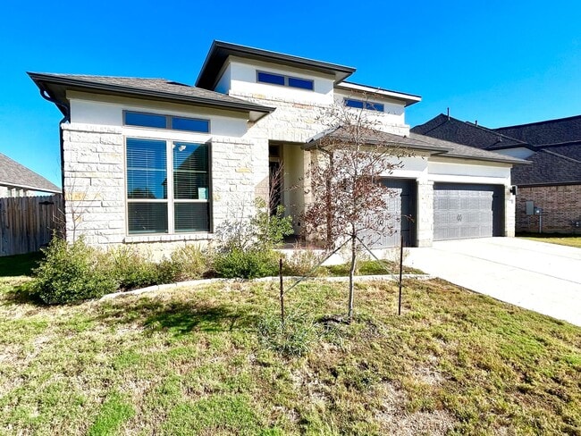 Building Photo - *COMING SOON* Lovely 4 Bedroom / 3.5 Bath ...