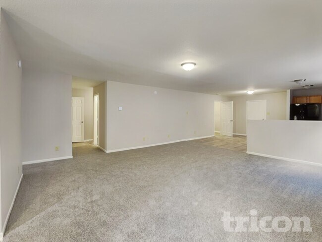 Foto del edificio - 8039 Retreat Ln