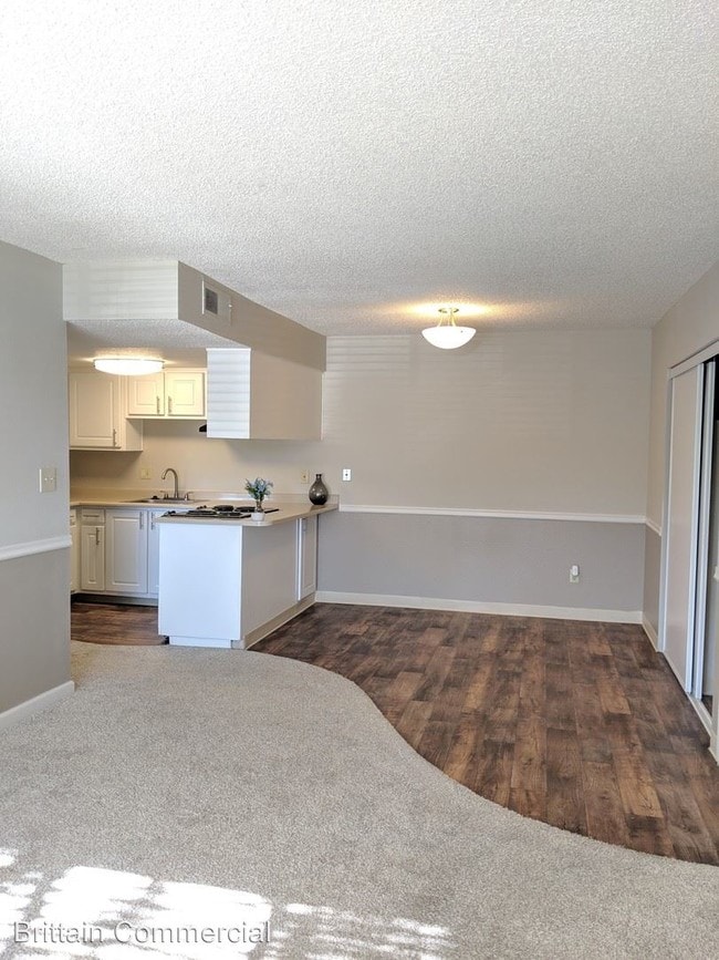 Building Photo - 4900-4941 Stamas Ln