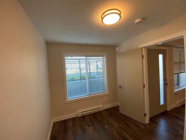 Building Photo - 45150 Thomas Rd