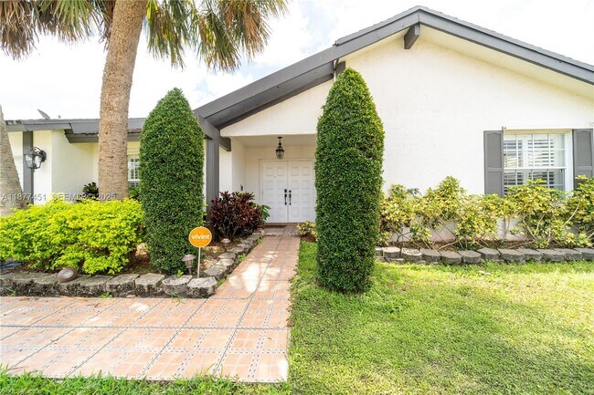 Foto del edificio - 7354 NW 49th Ct