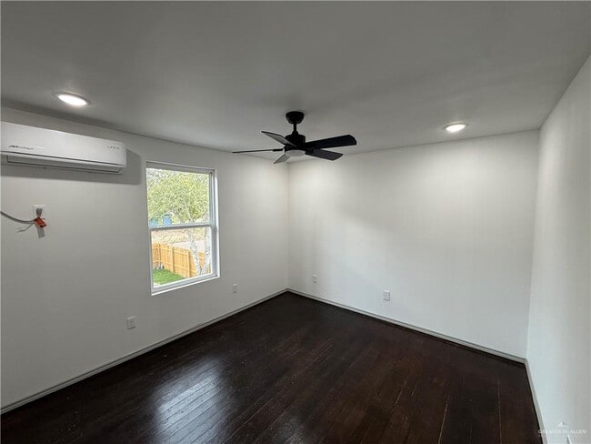 Building Photo - 8 Miller Ave