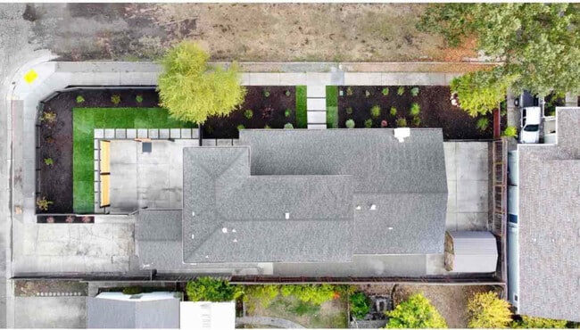 Building Photo - 403 Rosalie Dr