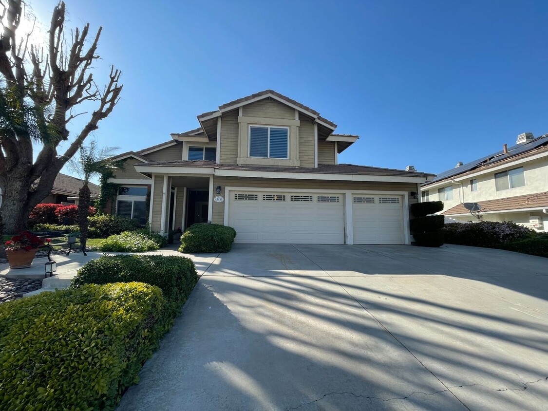 Foto principal - Your Perfect Summer Home – 5BR Murrieta Re...