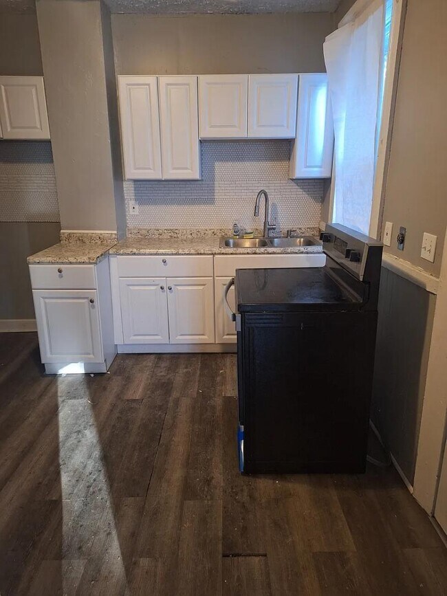 Foto del edificio - 2355 E 86th St