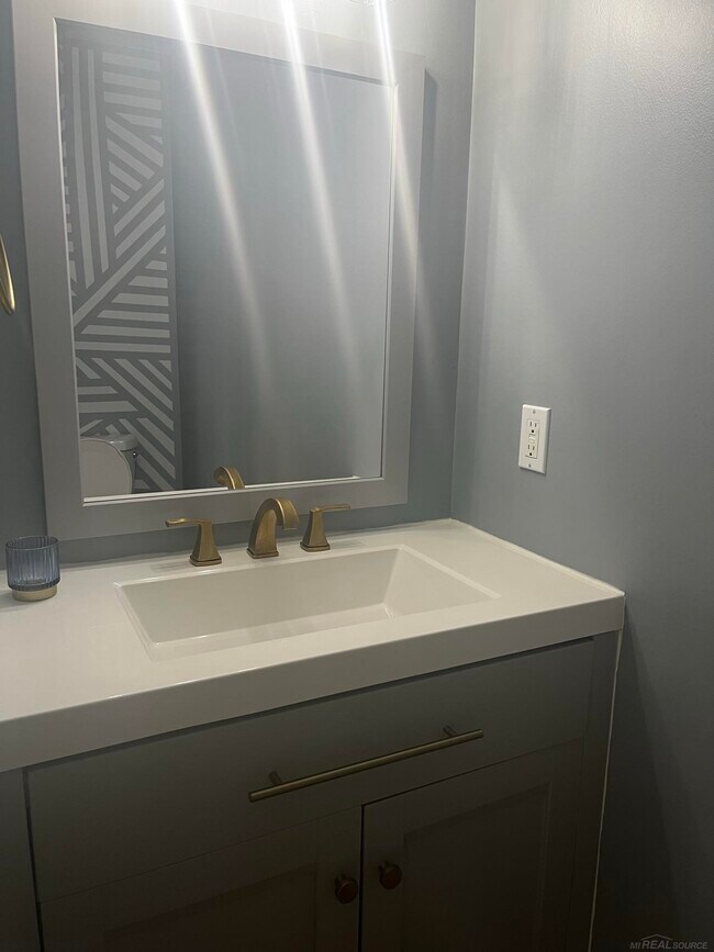 Building Photo - 37748 Charter Oaks Blvd