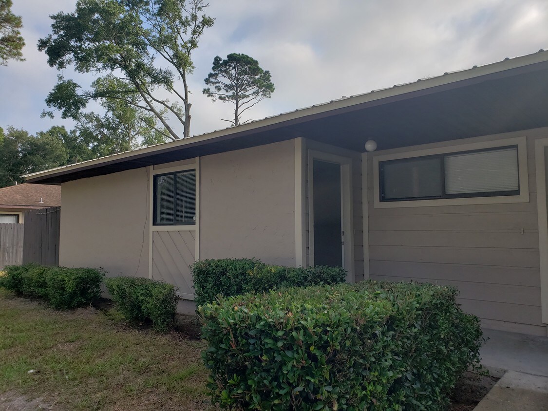 Foto principal - 501 NW Lake City Ave