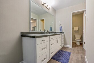 Interior Photo - eight70