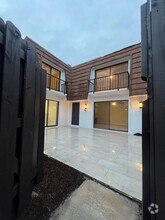 Building Photo - 1717 Erin Ct