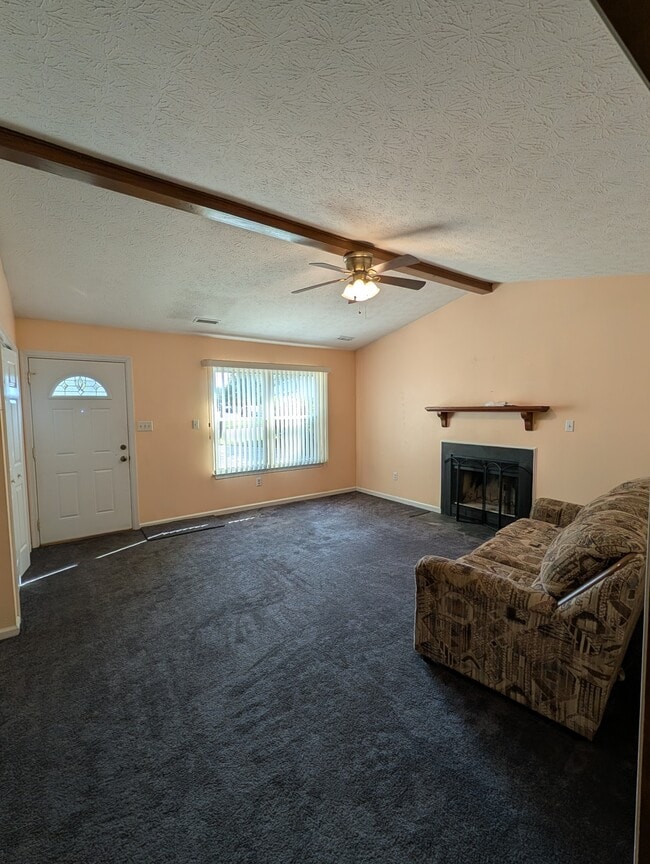 Building Photo - 693 Trails Ln