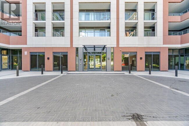 Photo du bâtiment - 4010 Eglinton Ave W