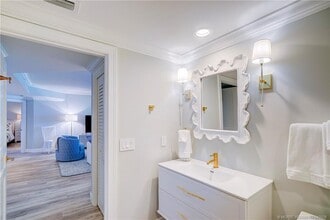 Building Photo - 5799 NE Island Cove Way