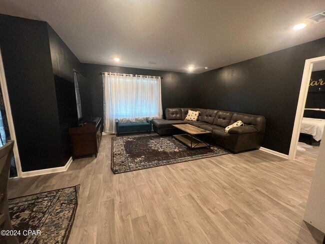 Building Photo - 255 Ryder Ln