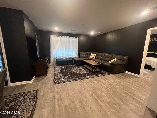 Foto del edificio - 255 Ryder Ln