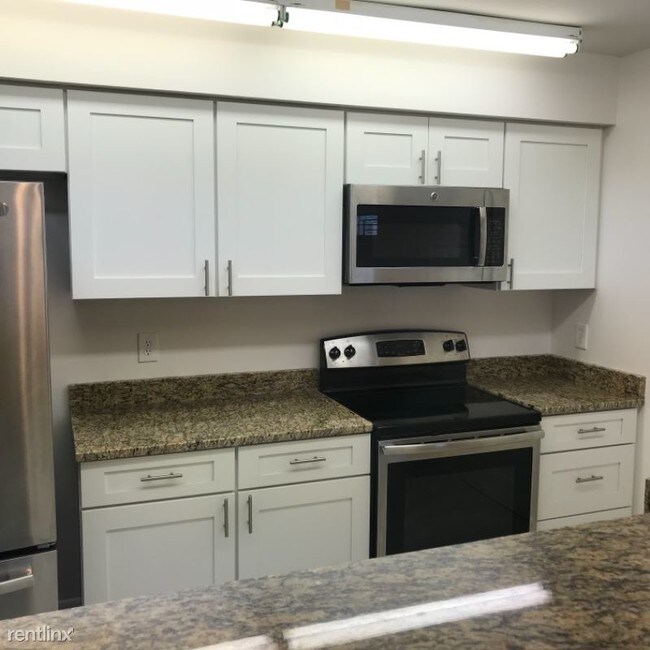 Building Photo - 2 br, 1 bath Condo - 2876 Foxwood Ct