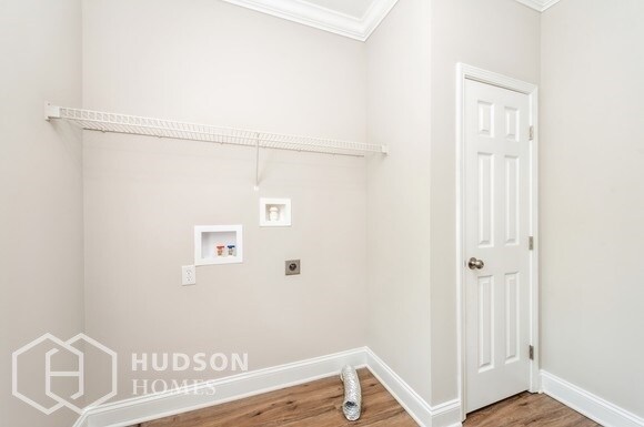 Building Photo - NOW AVAILABLE! - 843 Saint Andrews Place, ...
