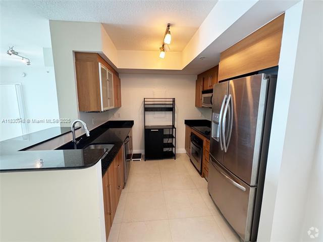 Building Photo - 325 S Biscayne Blvd