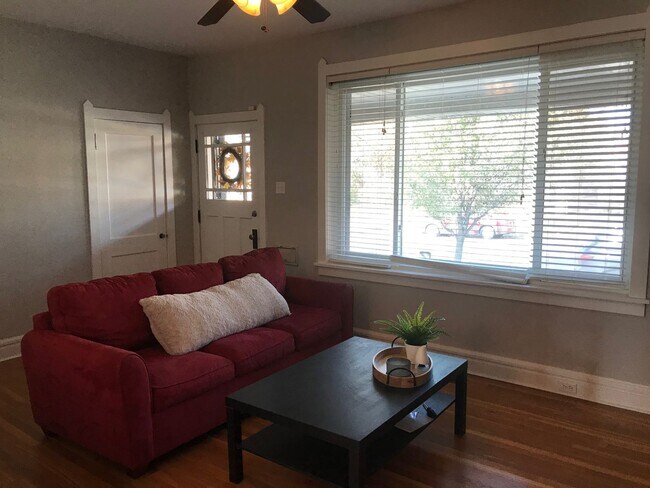 Building Photo - Wonderful Home in South Hampton