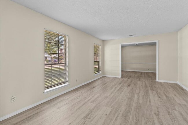 Building Photo - 8203 Schaffer Ln