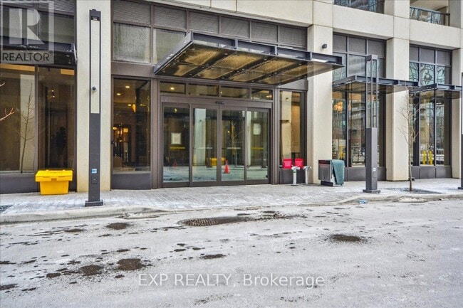 Photo du bâtiment - 30 Elm Dr W