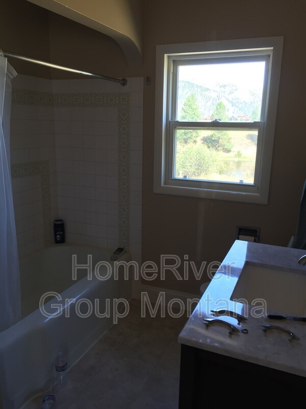 Building Photo - 885 Speedway Ave