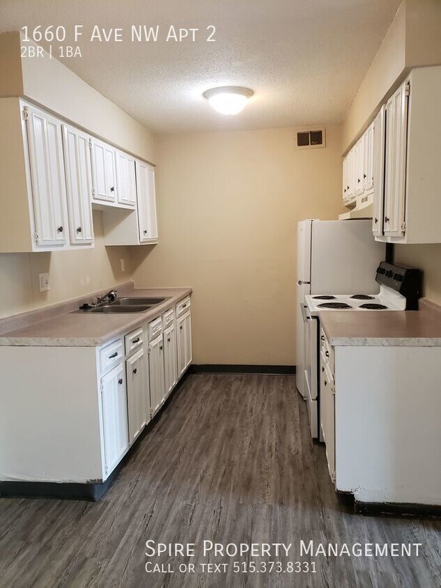 Primary Photo - NW large 2 bedroom with hard surface flooring