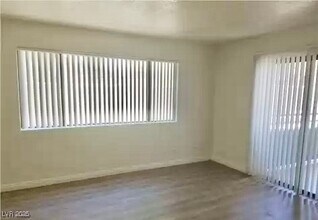 Building Photo - 5054 S Rainbow Blvd