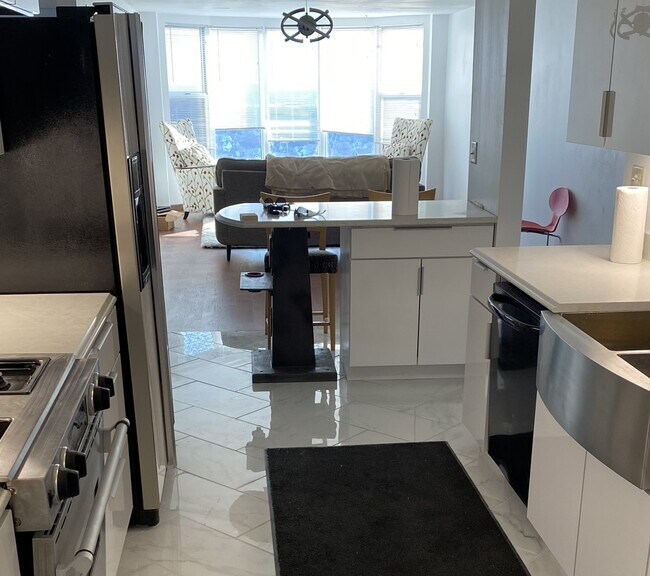 Foto del edificio - 2525 S Shore Dr