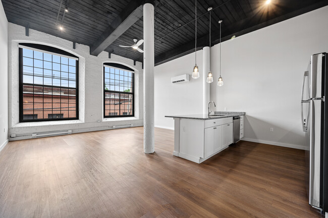 Building Photo - 55 Sterling St