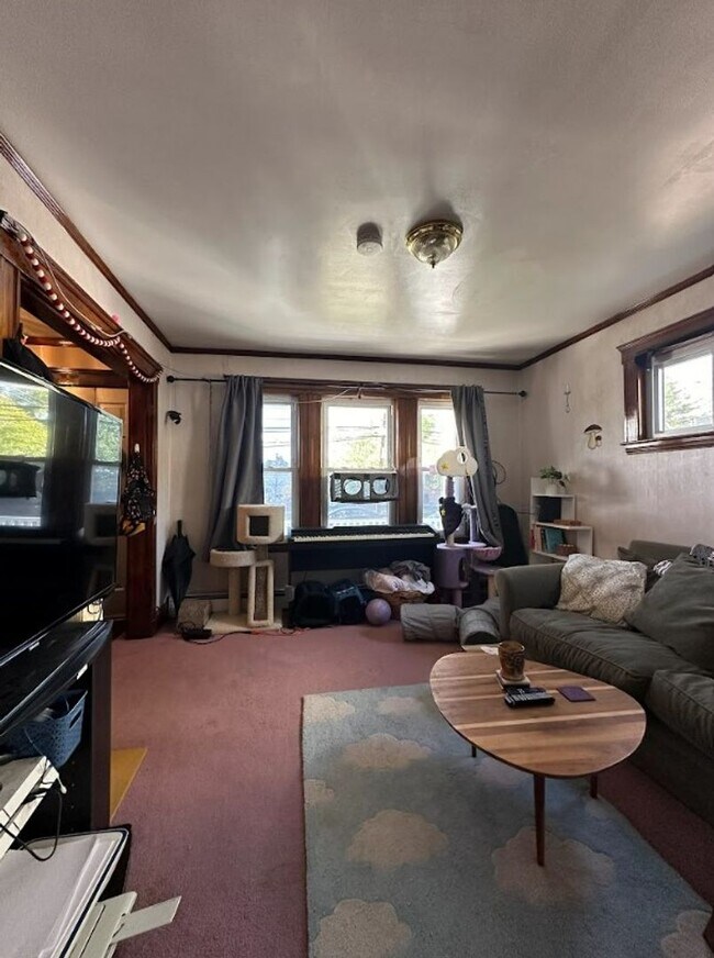 Building Photo - 202 Everett St