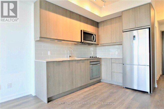 Photo du bâtiment - 36 Forest Manor Rd