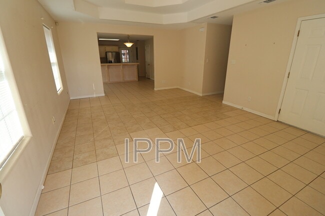 Foto del edificio - 318 Chico Blvd