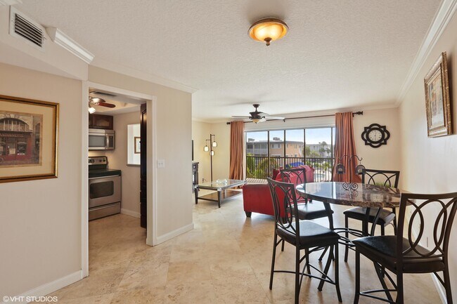 Foto del edificio - 124 Shore Ct