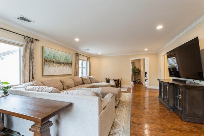 Foto del edificio - 123 Brookside Ave