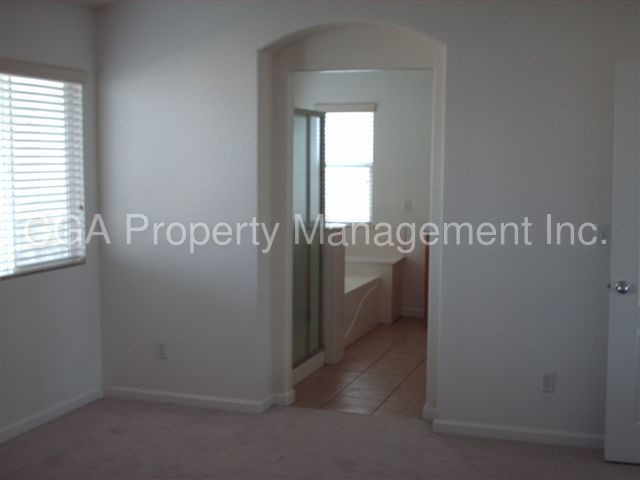 Building Photo - 8667 Adamstown Way