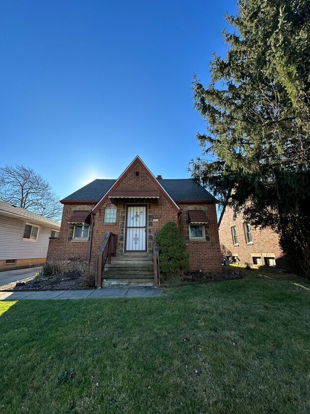 7811 Snow Rd, Parma, OH 44129 House Rental in Parma, OH