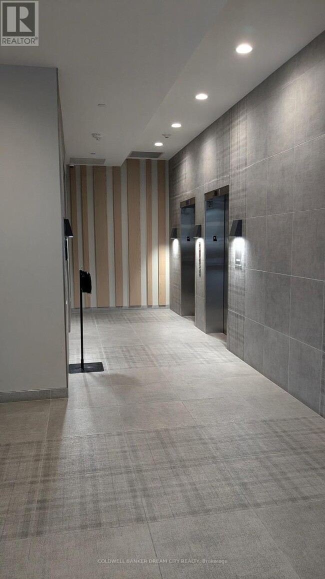 Building Photo - 108 Garment St