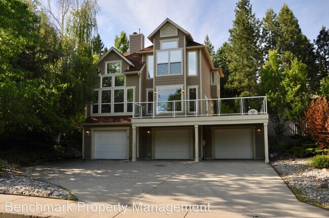 Building Photo - 4 br, 2.5 bath House - 5410 S. Shoreline D...