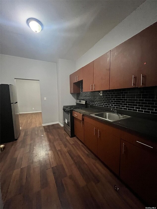 Primary Photo - 4005 Paulding Ave
