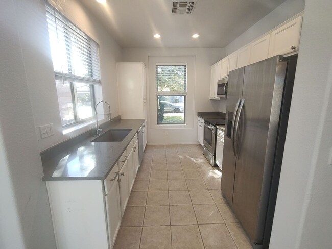 Building Photo - Beautiful 3 Bedroom 2 Bath - Gilbert