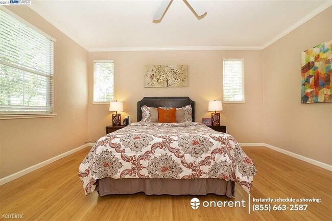 Building Photo - 3 br, 2 bath Duplex - 6396 Sussex Ct
